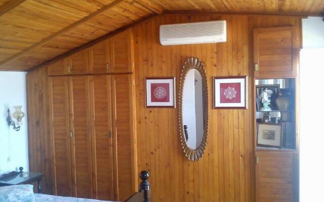 Bobi - 50 m From Beach - H