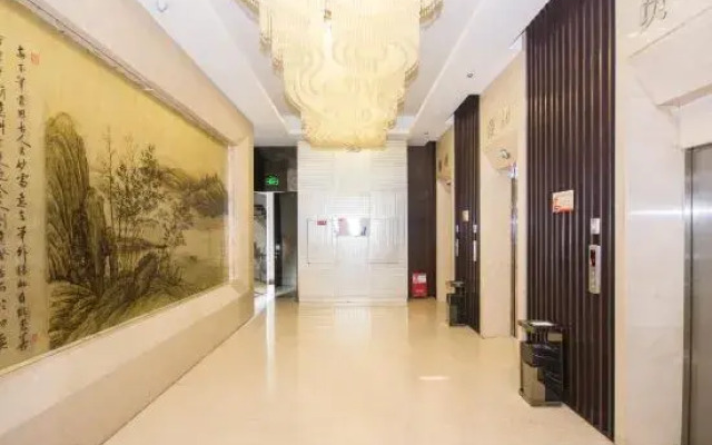 Celebrity Hotel