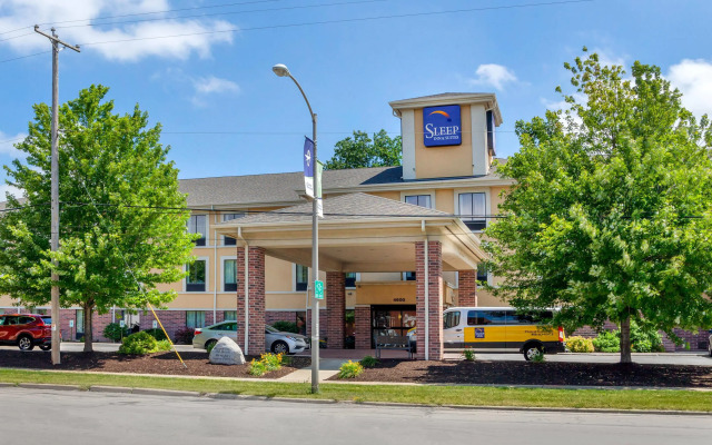 Sleep Inn & Suites Milwaukee Airport