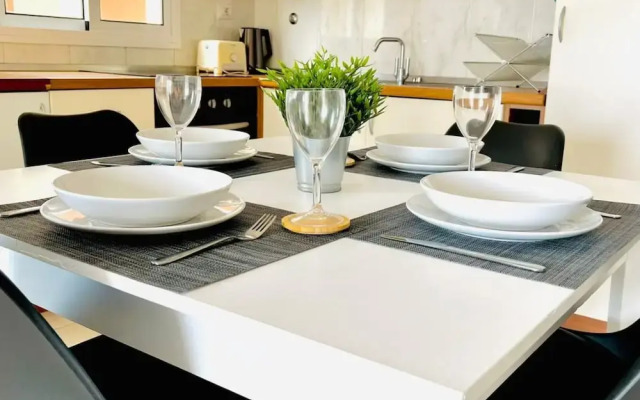 Modern Trendy 1BR Ground Floor Apartment
