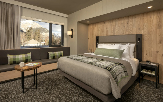 Peaks Hotel and Suites