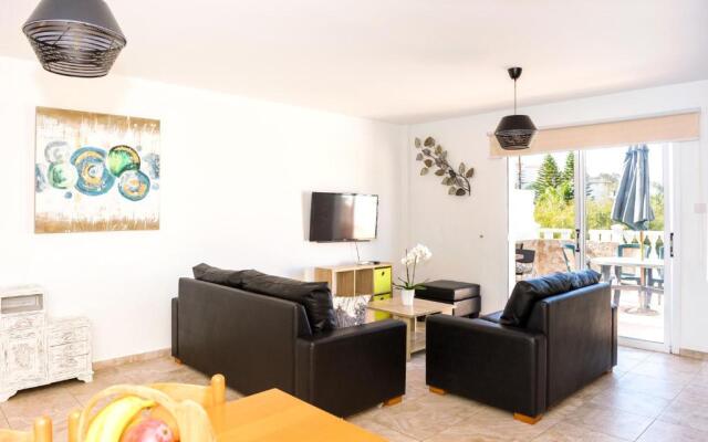 SOFIA APARTMENT 700m away from the beach