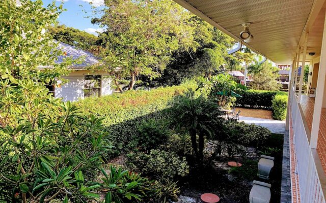 Olde Naples Condo #817
