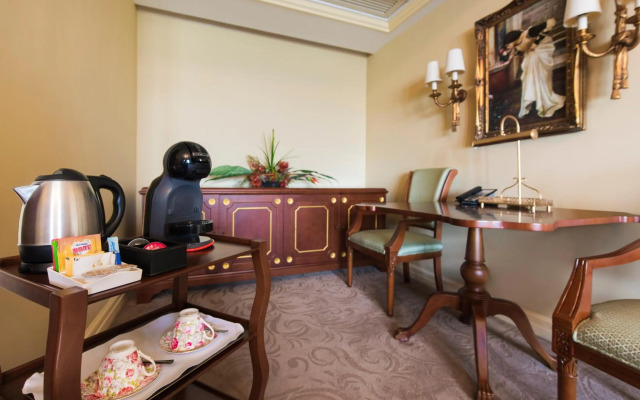 Rocks Hotel