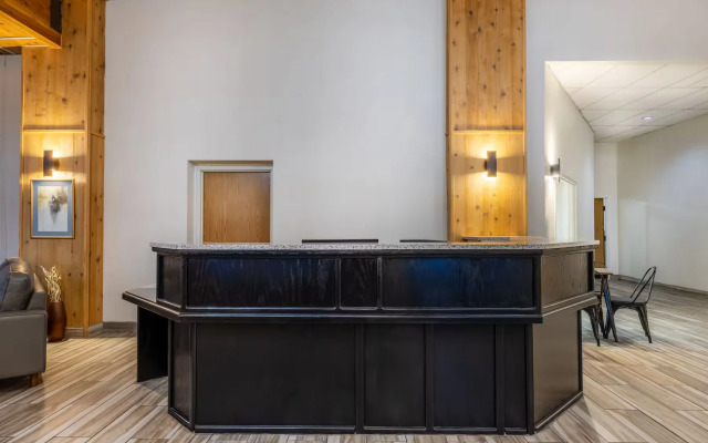 Quality Inn & Suites