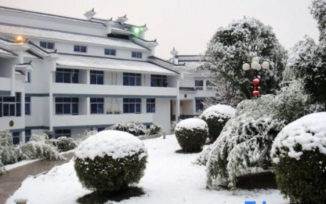 Qingzhu Hotel