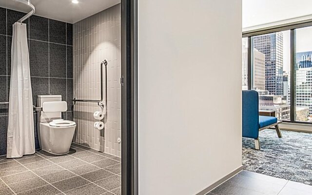 Holiday Inn Express Melbourne Little Collins by IHG