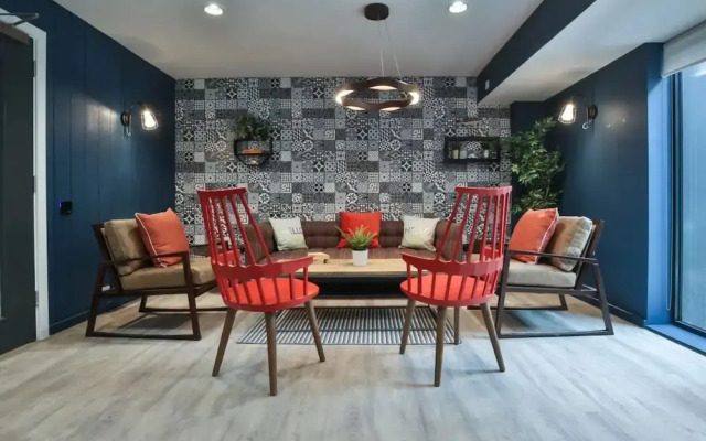 Student Only 73 Princess Road East