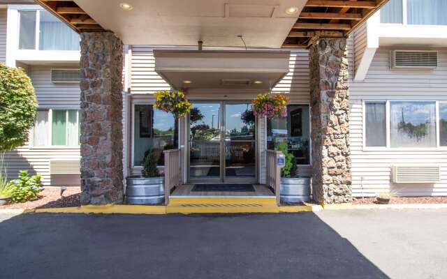 Red Lion Inn & Suites Vancouver