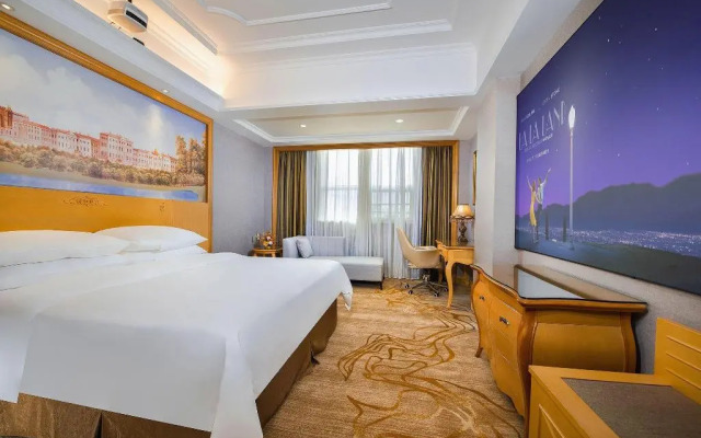 Vienna International Hotel Shenzhen Longhua Center