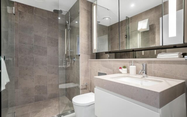 I02 China Town Luxury Service Apartment