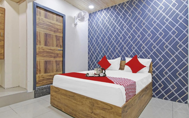 OYO Flagship 70389 Sr Residency