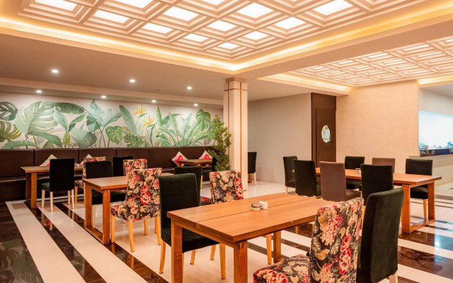 Anona Beachfront Phuket Resort