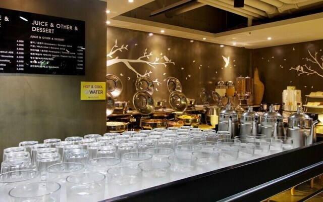 Rich Diamond Hotel