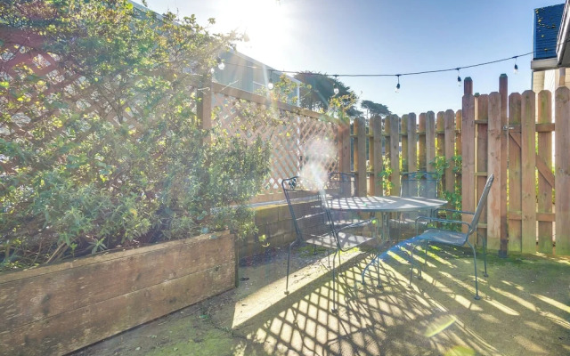 Bandon Beach House Rental: Walk to Downtown!