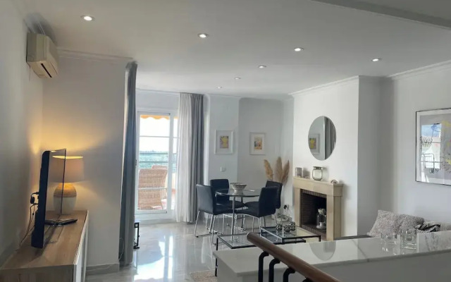 2-bed Apartment - Sea View - 10m From Puerto Banus