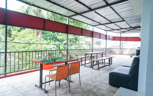 RedDoorz Plus near ITC Cempaka Mas 2