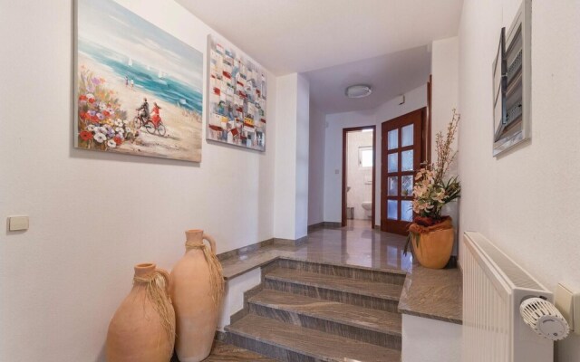 Stunning Home in Pula With Wifi and 3 Bedrooms