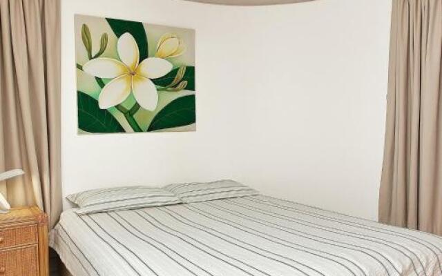 Monterey Lodge Unit 10, 27 Warne Terrace. Kings Beach