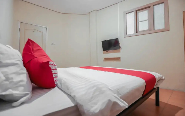 OYO 298 Gemilang Guesthouse Near Siloam Hospitals Kelapa Dua
