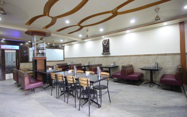 Hotel Kadamba Comforts