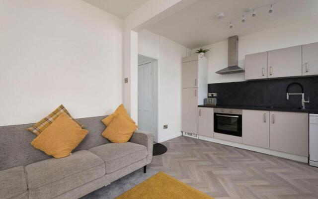 2BD Holiday Apartment in the Heart of Shaldon