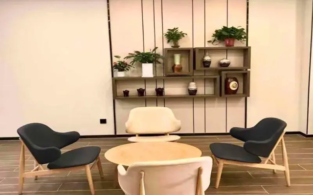 Hanting Hotel (Zhengzhou Lvcheng Plaza)