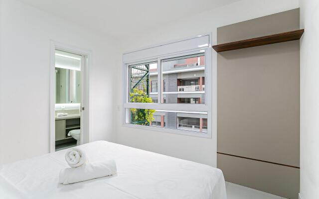 Apto Moderno a poucos passos do Mar JRR309