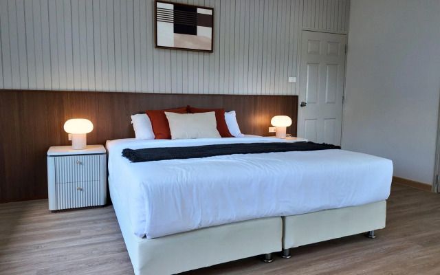 Seastar Hotel And Service Apartment