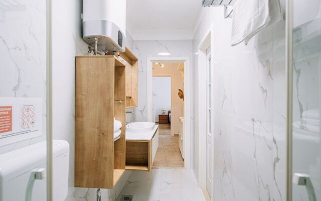 Illyria Old Town Apartment by DuHomes