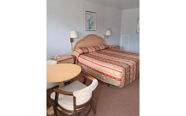 Hotel O Relax Inn Lewisburg near I-64