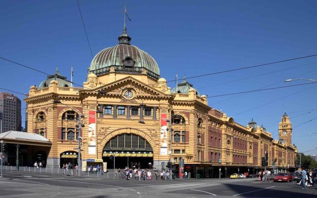 Mercure Melbourne Therry Street