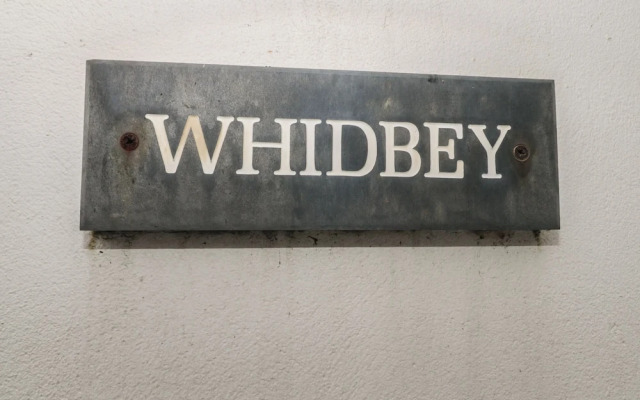 Whidbey Luxury Apartment
