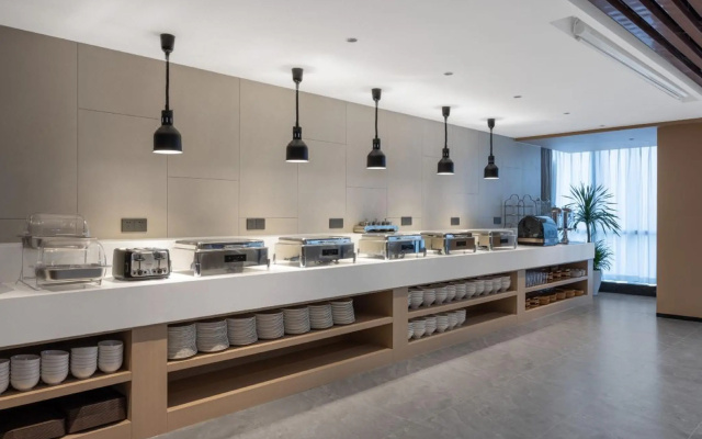 Guangzhou Lingyue Hotel (Canton Fair Transfer Service)