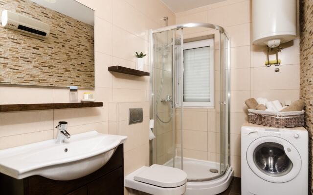 Apartment 4U