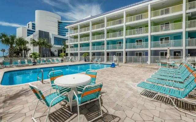 Pelican Pointe Clearwater Beach Hotel