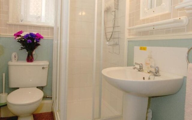Longcroft Lodge