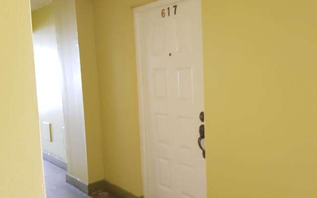 New Kingston Apt at Kensington Court