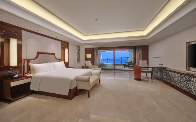 DoubleTree by Hilton Sanya Bay