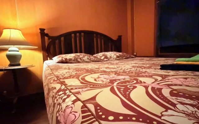 Villa Guesthouse Bangkok – Guest Rooms – Bangkok