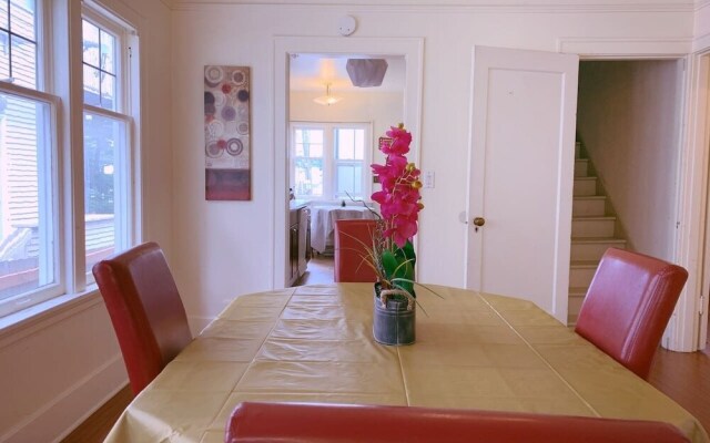 Eastlake Little Oasis