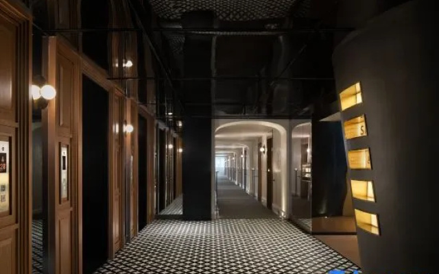 SFEEL Designer Hotel (Chengdu Jiuyan Bridge Niuwangmiao Subway Station)