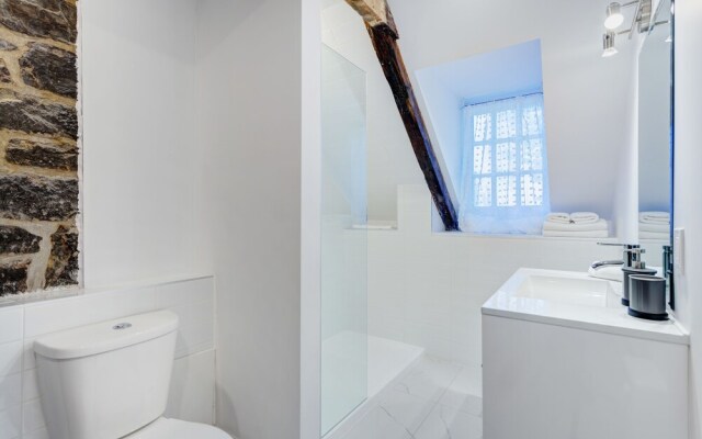 Place Jacques Cartier Apartments by Hometrotting