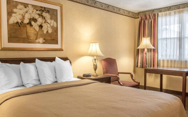 Quality Inn Breeze Manor