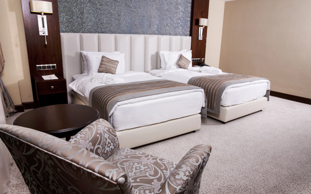 Grand Aras Hotel & Suites