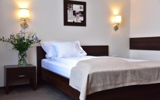Hotel Hi-Fi Spa