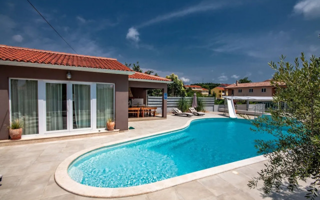 Five bedroom villa Emily with pool