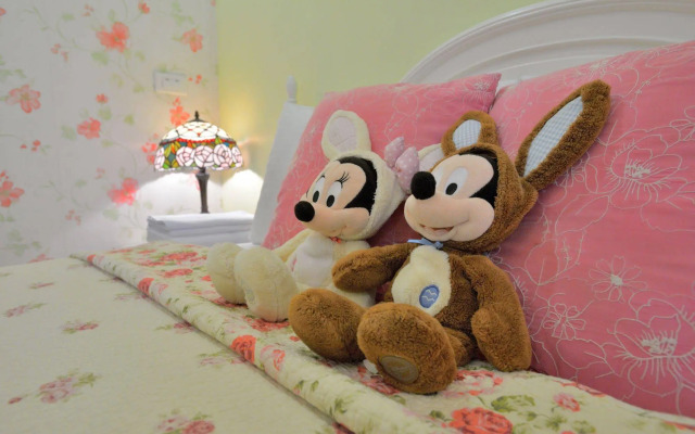 White Cotton Candy B&B