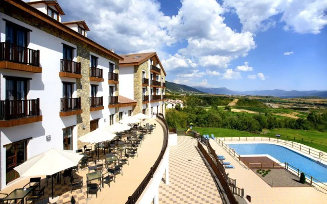 Barcelo Jaca Golf And Spa