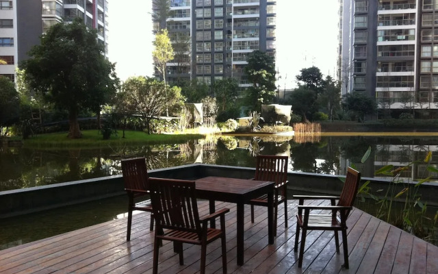 Kunming IC Holiday SOHO Hotel